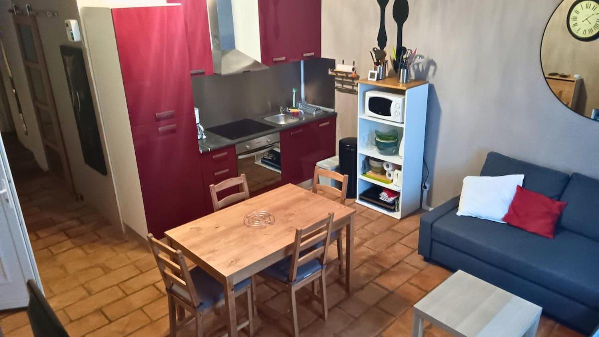 Appartement Pour 4 Personnes Dans Une Rue Tres Calme Saint-Laurent-le-Minier Экстерьер фото