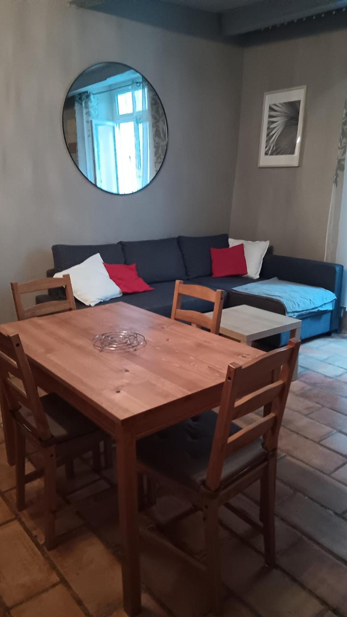 Appartement Pour 4 Personnes Dans Une Rue Tres Calme Saint-Laurent-le-Minier Экстерьер фото